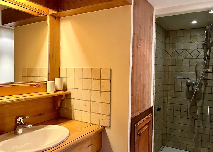 Appartement Chaleureux à *