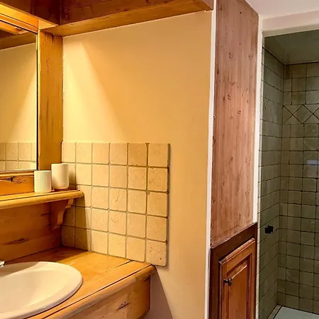 Appartement Chaleureux à *